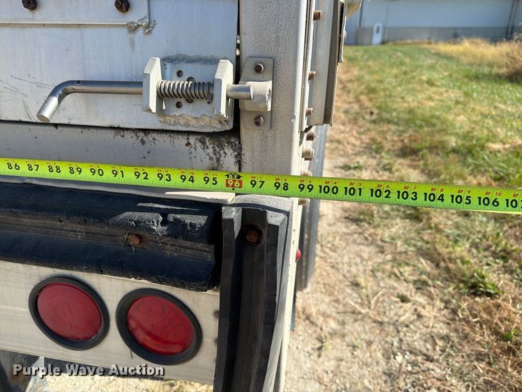 image for item EX1129 2000 Wilson Trailer Co. PSADL-303P livestock trailer