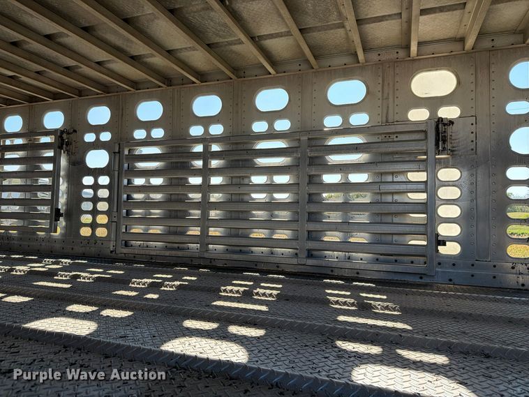 image for item EX1129 2000 Wilson Trailer Co. PSADL-303P livestock trailer