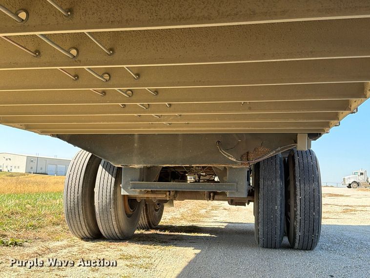 image for item EX1129 2000 Wilson Trailer Co. PSADL-303P livestock trailer