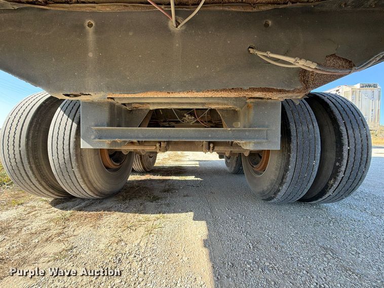 image for item EX1129 2000 Wilson Trailer Co. PSADL-303P livestock trailer