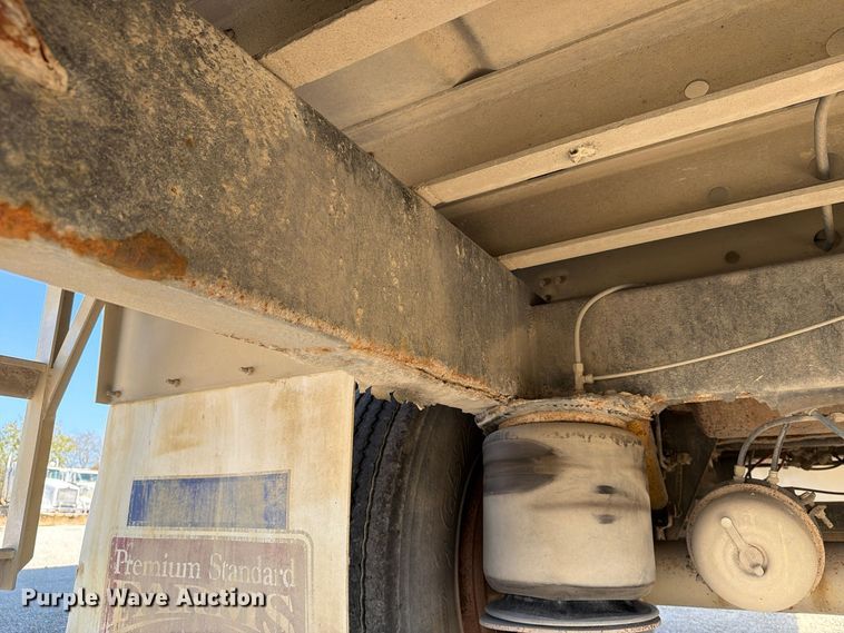 image for item EX1129 2000 Wilson Trailer Co. PSADL-303P livestock trailer