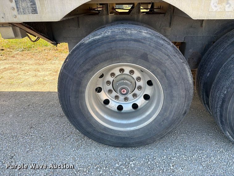 image for item EX1129 2000 Wilson Trailer Co. PSADL-303P livestock trailer