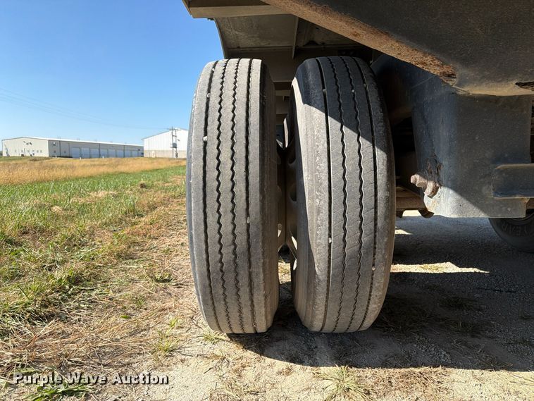 image for item EX1129 2000 Wilson Trailer Co. PSADL-303P livestock trailer