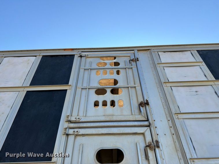 image for item EX1130 2005 Barrett Trailers, Inc. livestock trailer
