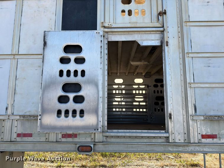 image for item EX1130 2005 Barrett Trailers, Inc. livestock trailer