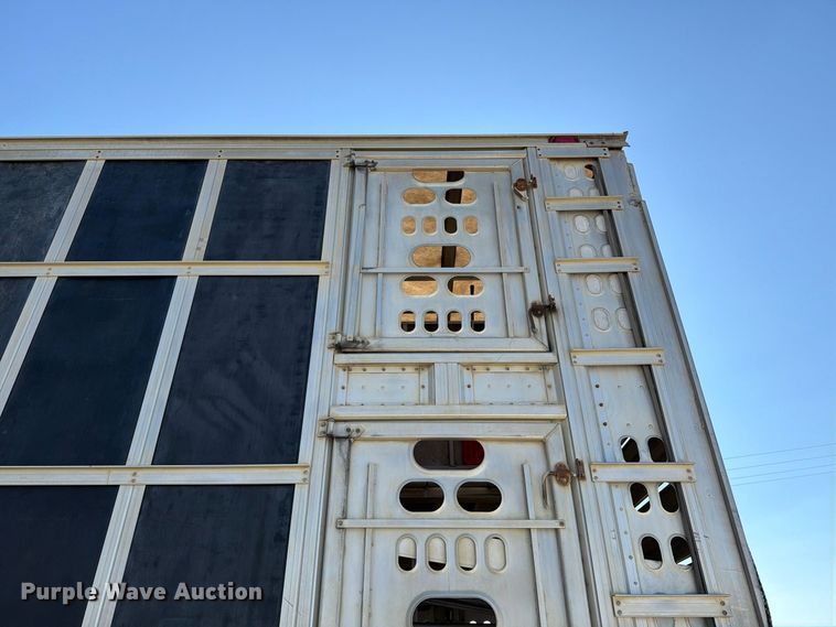 image for item EX1130 2005 Barrett Trailers, Inc. livestock trailer