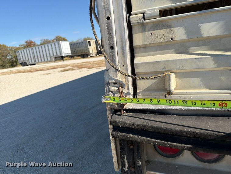 image for item EX1130 2005 Barrett Trailers, Inc. livestock trailer