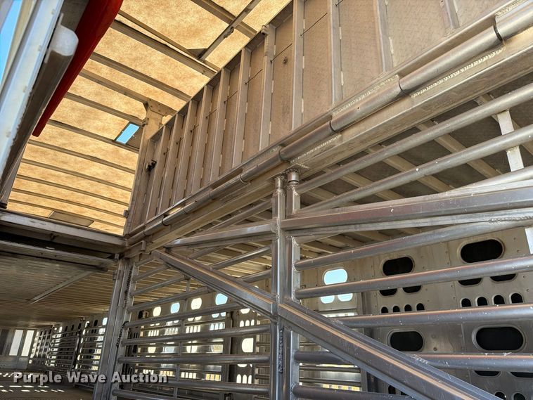 image for item EX1130 2005 Barrett Trailers, Inc. livestock trailer