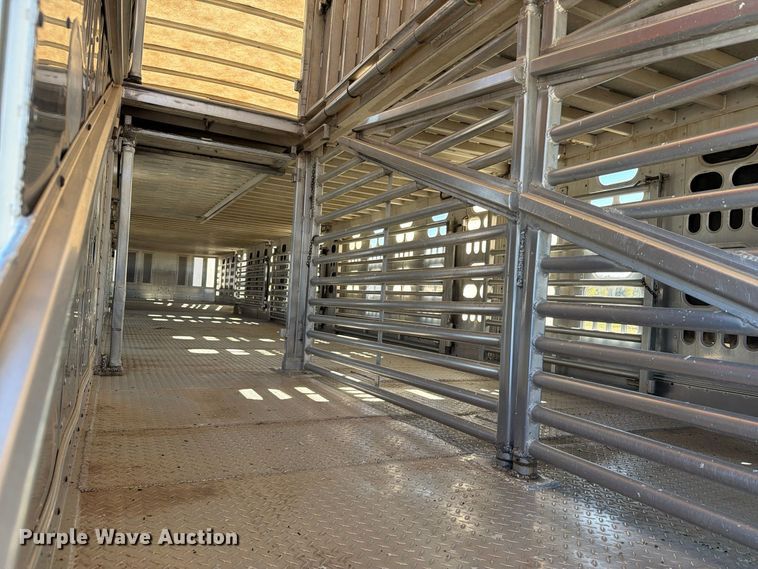 image for item EX1130 2005 Barrett Trailers, Inc. livestock trailer