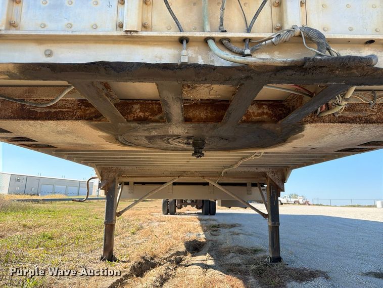 image for item EX1130 2005 Barrett Trailers, Inc. livestock trailer