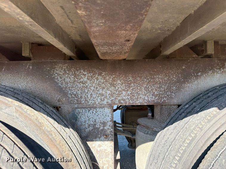image for item EX1130 2005 Barrett Trailers, Inc. livestock trailer