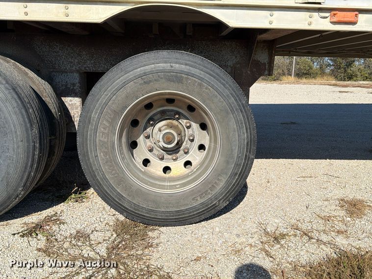 image for item EX1130 2005 Barrett Trailers, Inc. livestock trailer