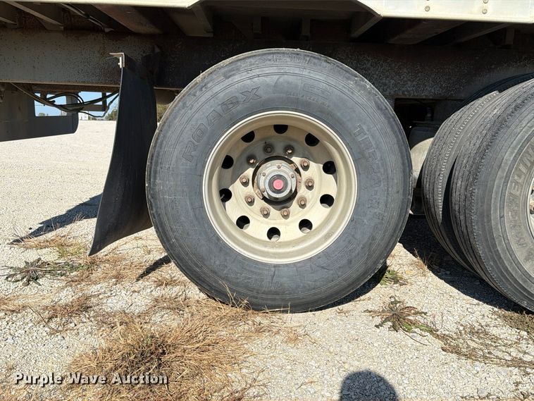 image for item EX1130 2005 Barrett Trailers, Inc. livestock trailer