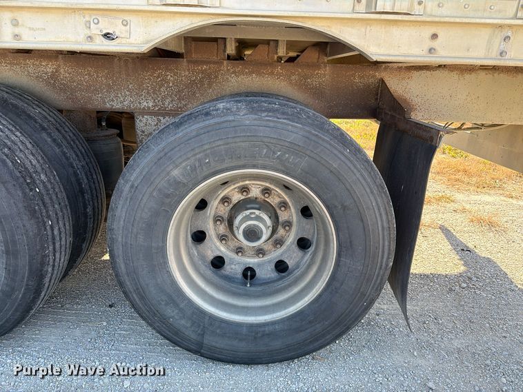 image for item EX1130 2005 Barrett Trailers, Inc. livestock trailer