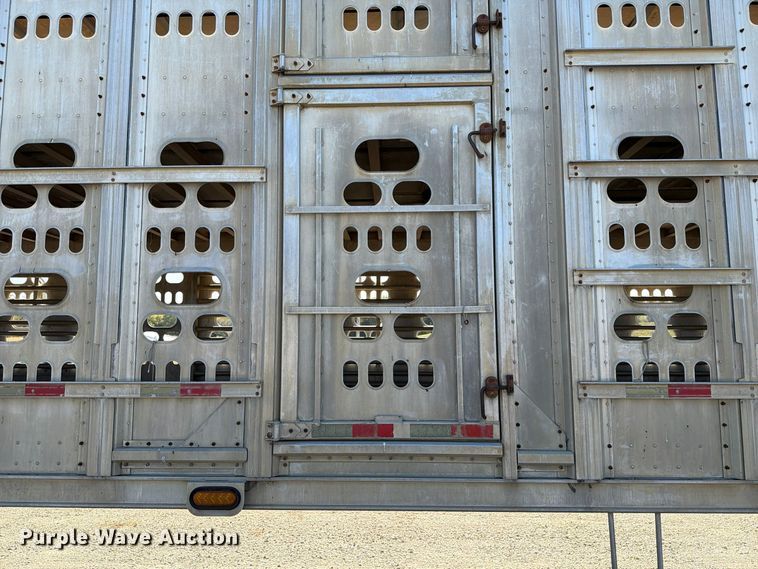 image for item EX1131 2003 Barrett Trailers, Inc. livestock trailer