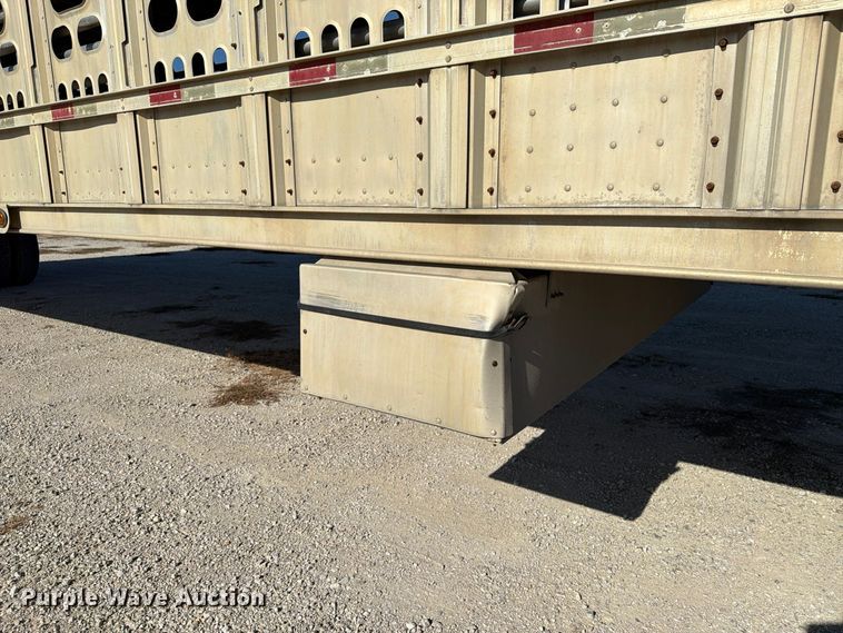 image for item EX1131 2003 Barrett Trailers, Inc. livestock trailer