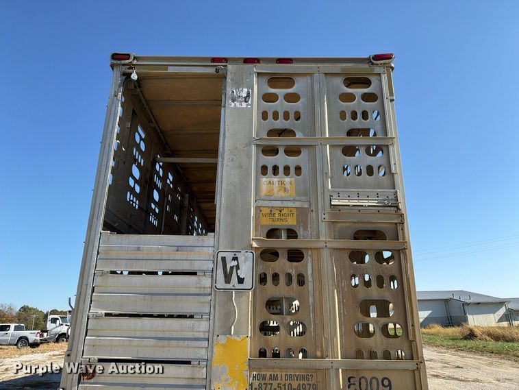 image for item EX1131 2003 Barrett Trailers, Inc. livestock trailer
