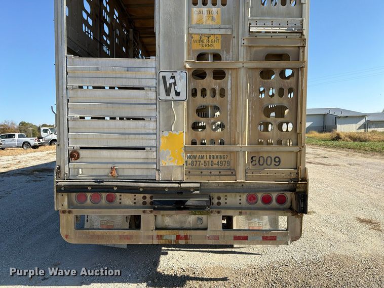 image for item EX1131 2003 Barrett Trailers, Inc. livestock trailer