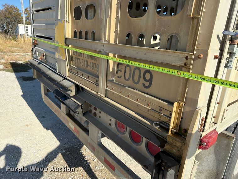 image for item EX1131 2003 Barrett Trailers, Inc. livestock trailer