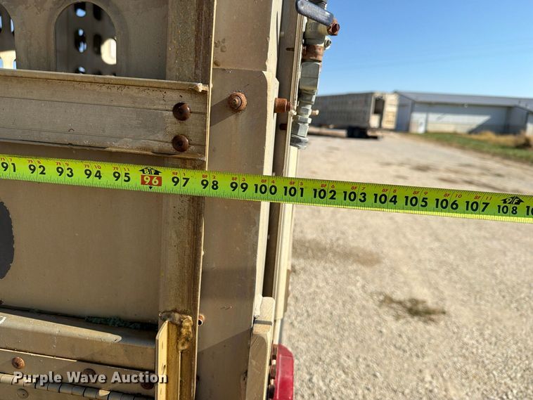 image for item EX1131 2003 Barrett Trailers, Inc. livestock trailer