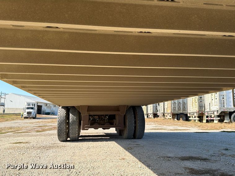 image for item EX1131 2003 Barrett Trailers, Inc. livestock trailer