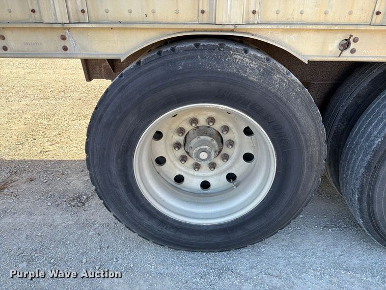 image for item EX1131 2003 Barrett Trailers, Inc. livestock trailer
