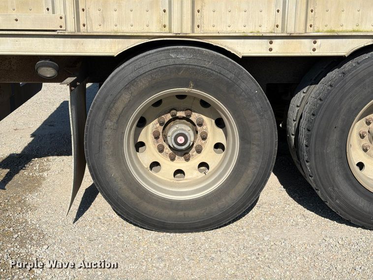 image for item EX1131 2003 Barrett Trailers, Inc. livestock trailer