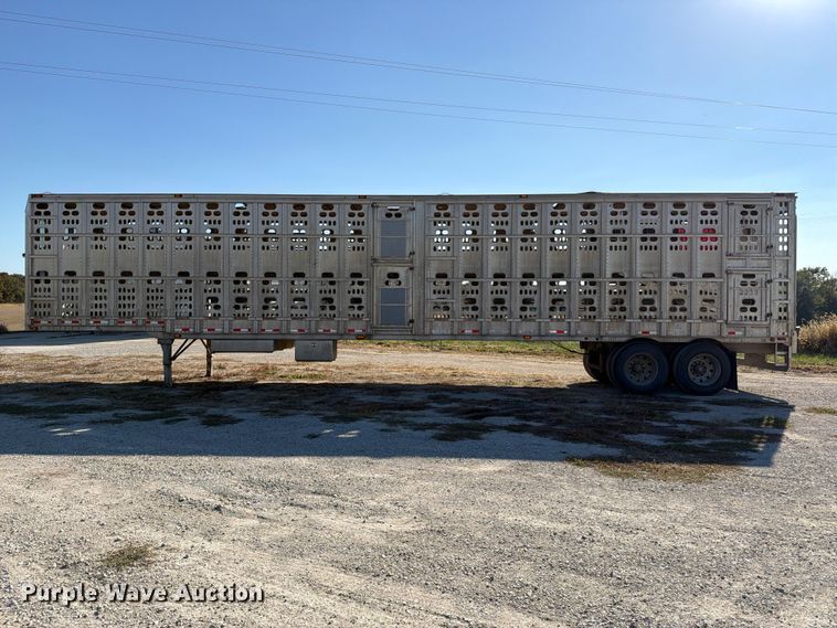 image for item EX1132 2005 Barrett Trailers, Inc. livestock trailer
