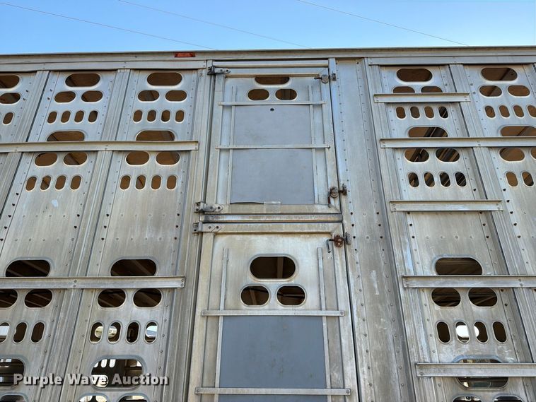 image for item EX1132 2005 Barrett Trailers, Inc. livestock trailer
