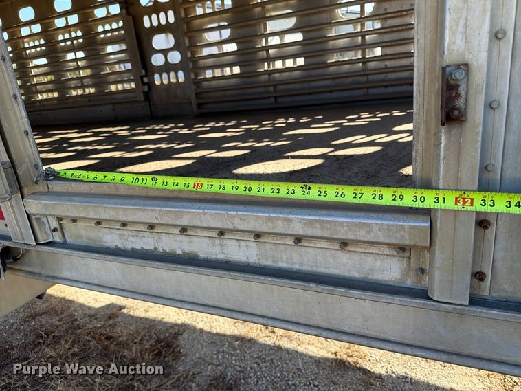 image for item EX1132 2005 Barrett Trailers, Inc. livestock trailer