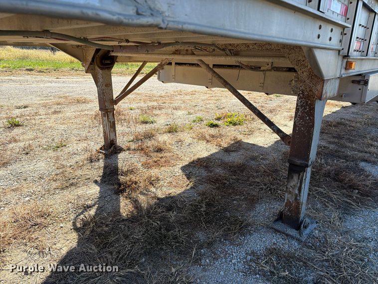 image for item EX1132 2005 Barrett Trailers, Inc. livestock trailer