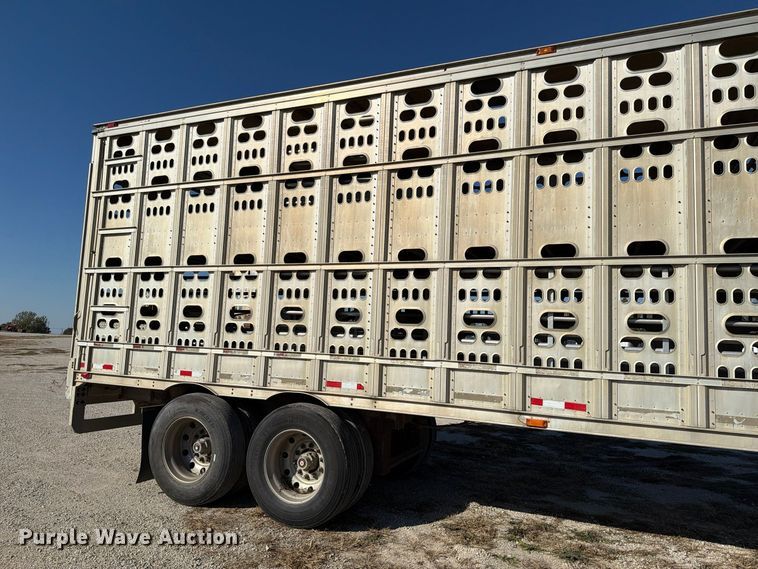 image for item EX1132 2005 Barrett Trailers, Inc. livestock trailer