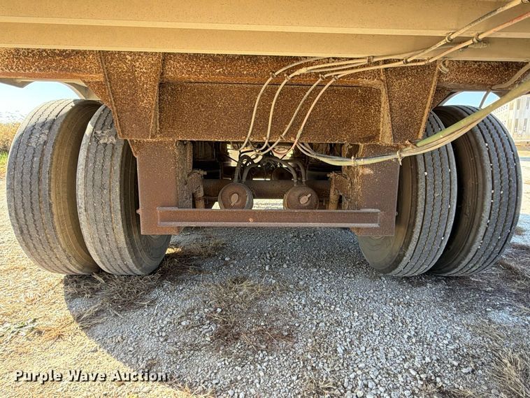 image for item EX1132 2005 Barrett Trailers, Inc. livestock trailer
