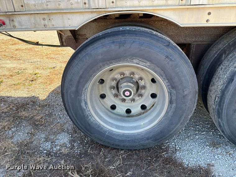 image for item EX1132 2005 Barrett Trailers, Inc. livestock trailer