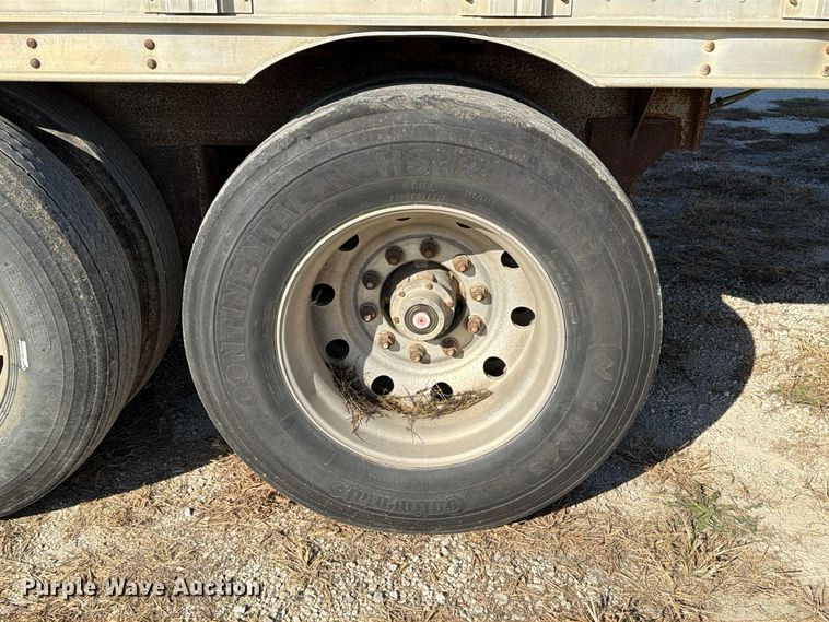 image for item EX1132 2005 Barrett Trailers, Inc. livestock trailer