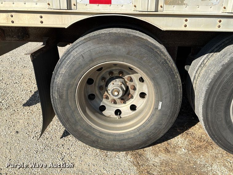 image for item EX1132 2005 Barrett Trailers, Inc. livestock trailer
