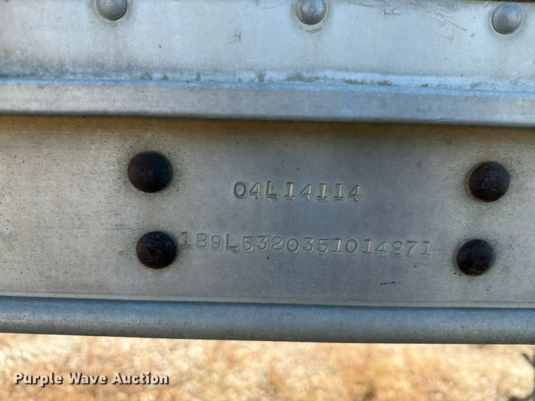image for item EX1132 2005 Barrett Trailers, Inc. livestock trailer