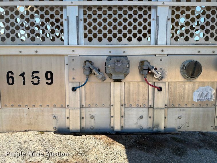 image for item EX1133 2020 Wilson PSAL-400P livestock trailer