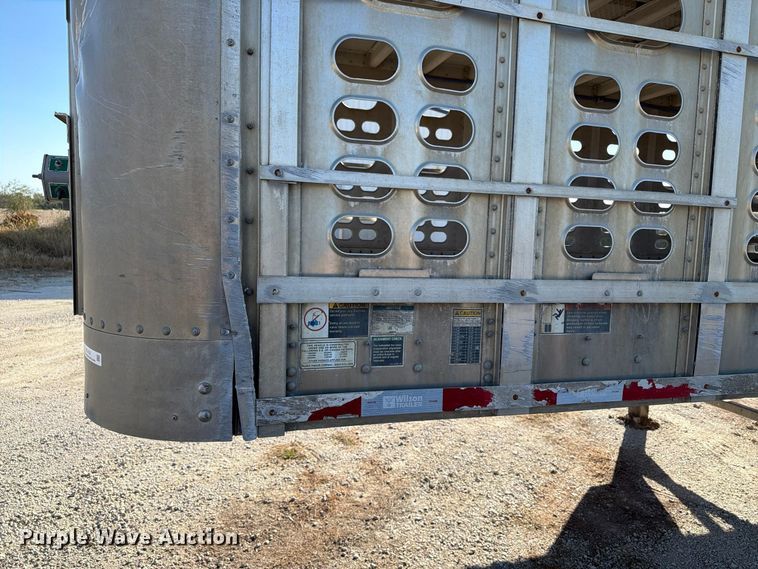 image for item EX1133 2020 Wilson PSAL-400P livestock trailer