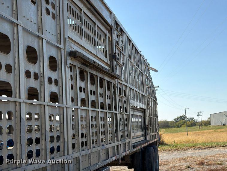 image for item EX1133 2020 Wilson PSAL-400P livestock trailer