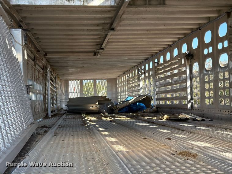 image for item EX1133 2020 Wilson PSAL-400P livestock trailer