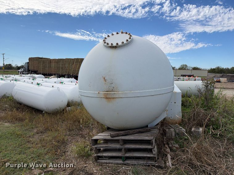 image for item EX1521 1974 Trinity industries propane tank truck bed