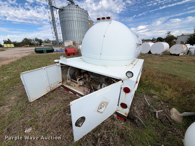 image for item EX1521 1974 Trinity industries propane tank truck bed