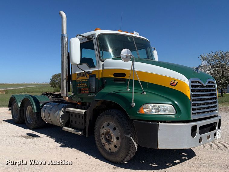 image for item EX2353 2011 Mack CXU613 semi truck