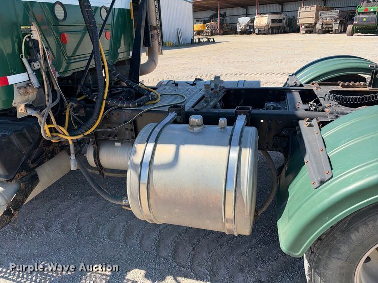 image for item EX2353 2011 Mack CXU613 semi truck