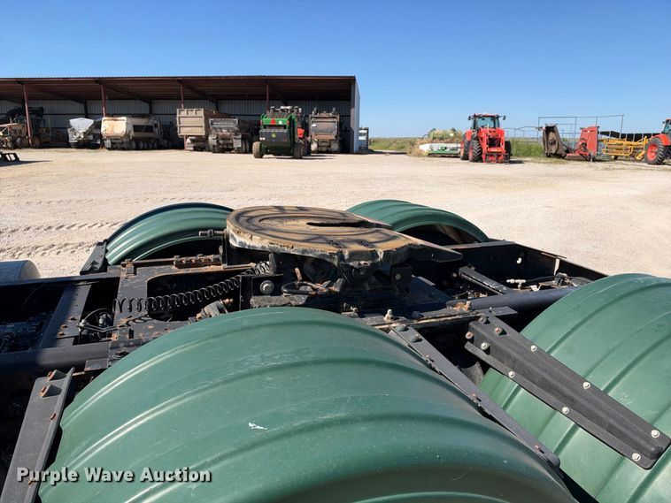 image for item EX2353 2011 Mack CXU613 semi truck
