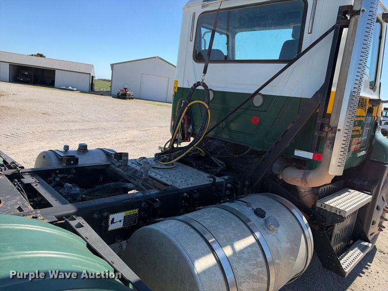 image for item EX2353 2011 Mack CXU613 semi truck