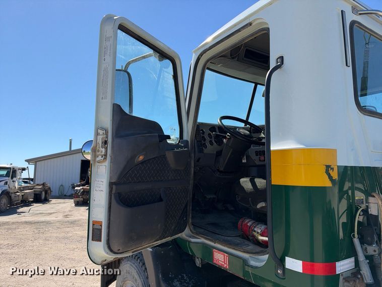 image for item EX2353 2011 Mack CXU613 semi truck