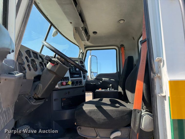 image for item EX2353 2011 Mack CXU613 semi truck