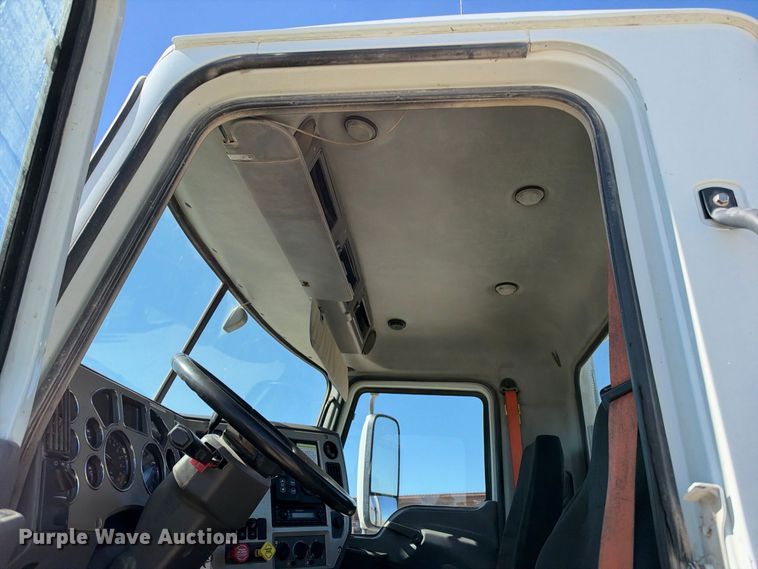 image for item EX2353 2011 Mack CXU613 semi truck